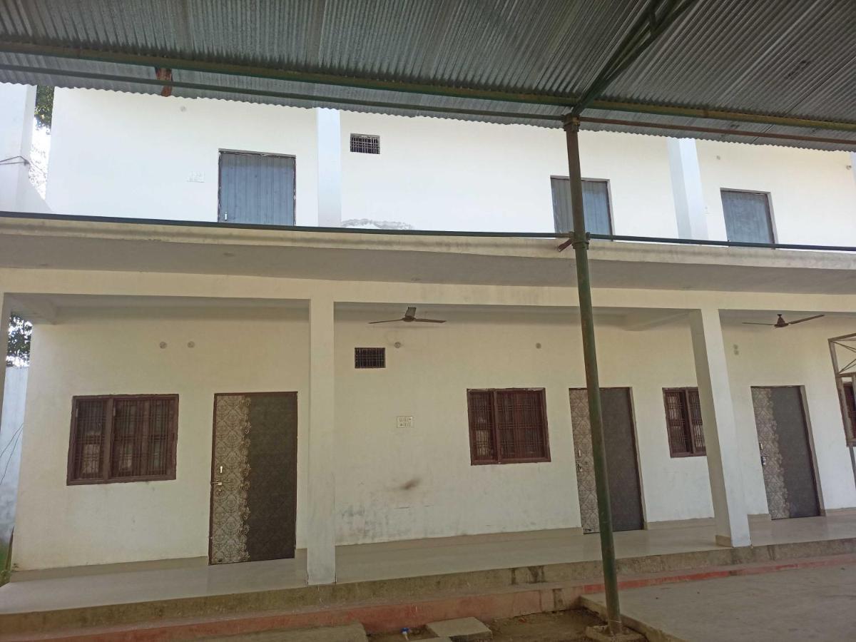 Oyo Hotel Ss Grand Lucknow Exteriör bild