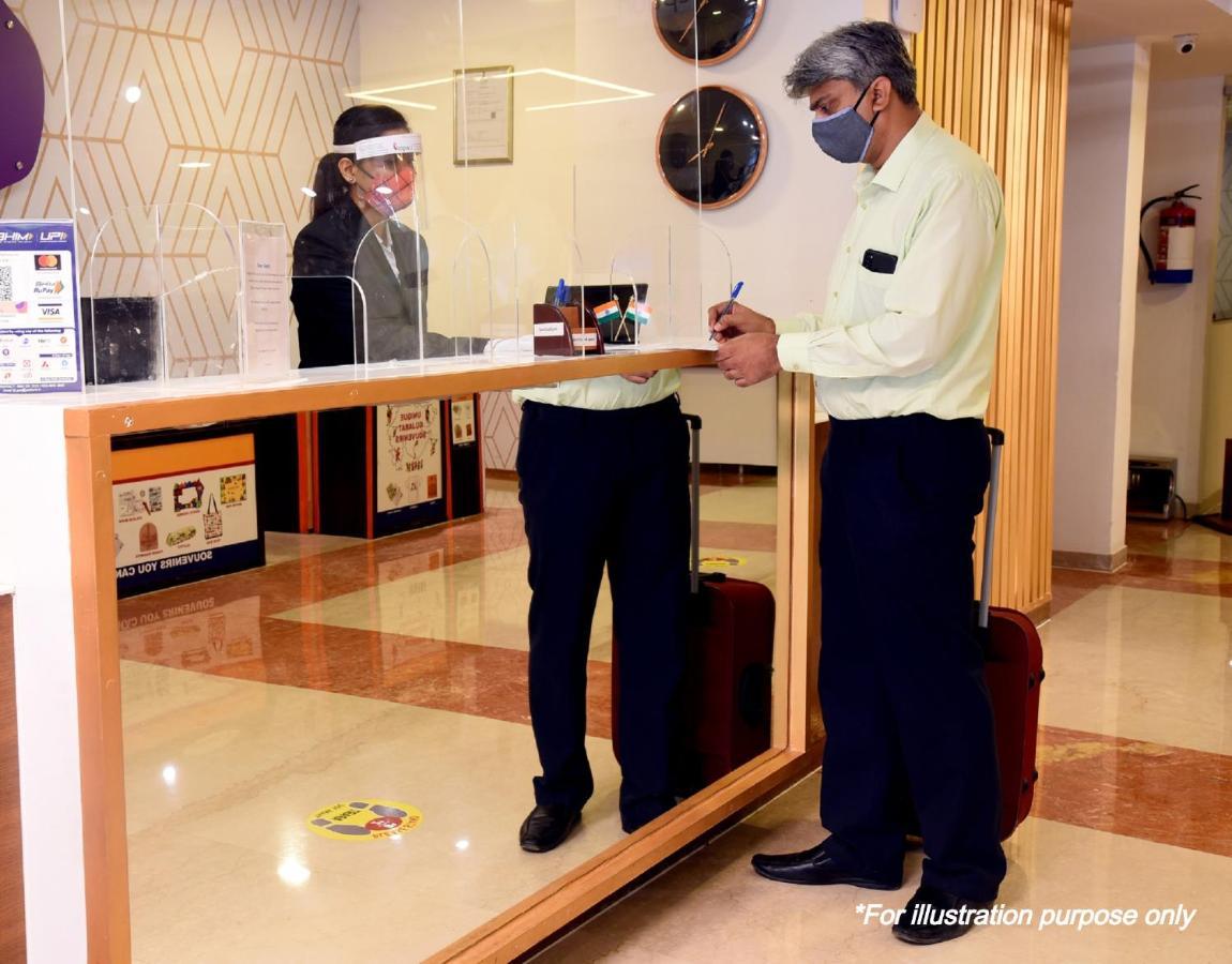 Oyo Hotel Ss Grand Lucknow Exteriör bild